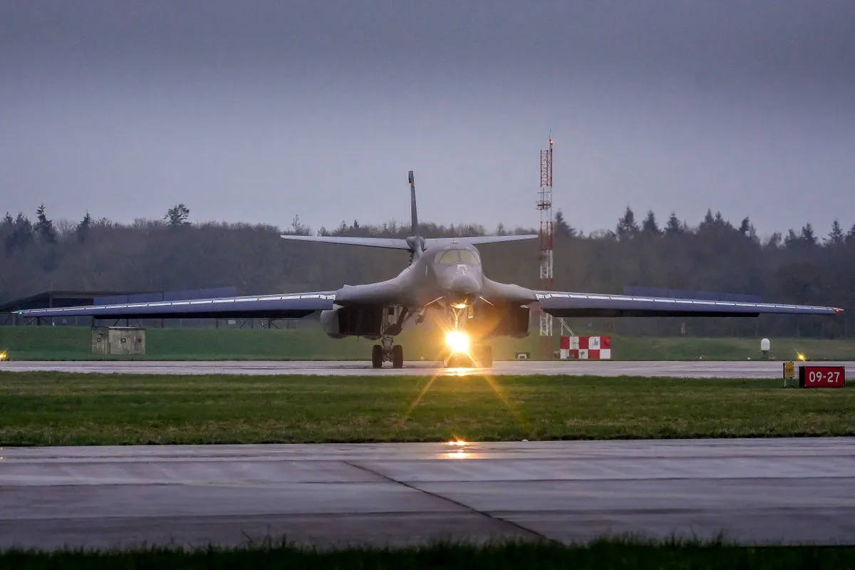 b1 bomber — GB news